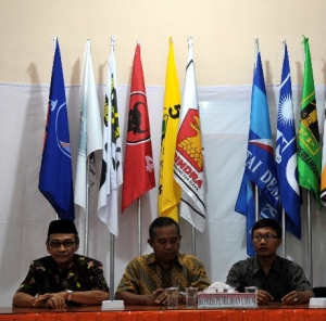 Komisioner KPUD dan Panwas Kota Mojokerto (prayogi)